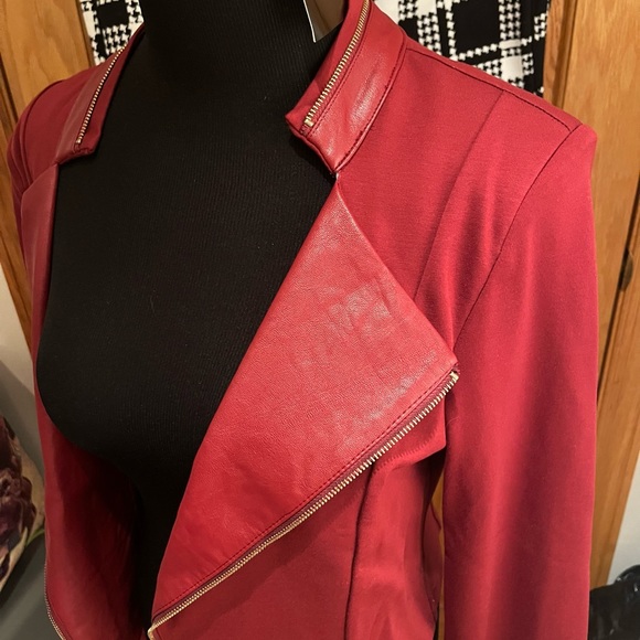 Blazer - Picture 2 of 8
